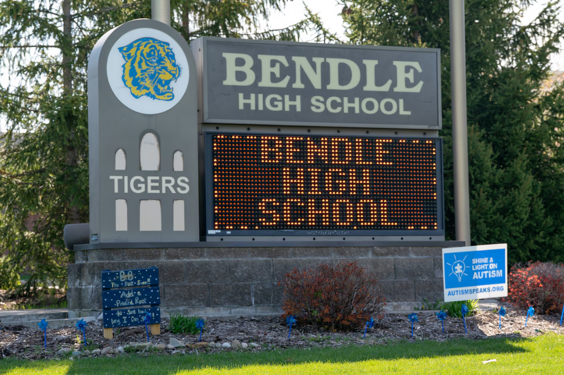 Bendle High School outdoor display sign